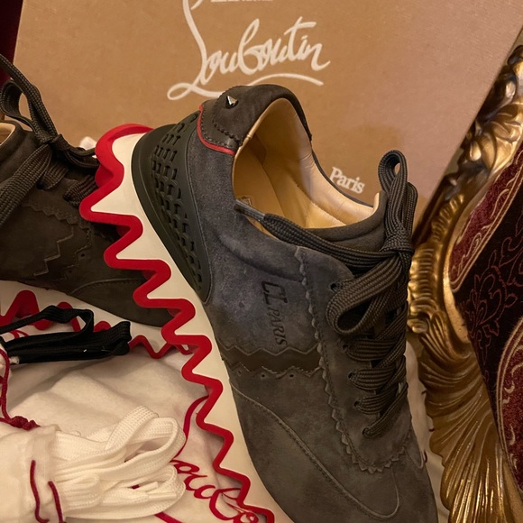 Louboutin - Picture 3 of 3